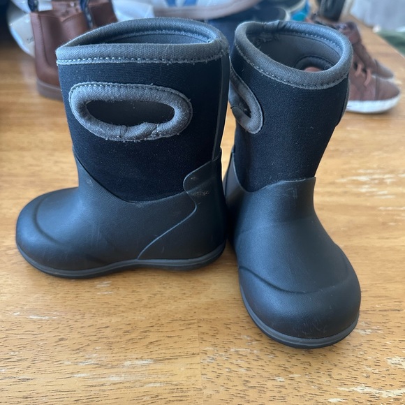 Bogs Toddler Black and Gray Boots - Picture 1 of 2